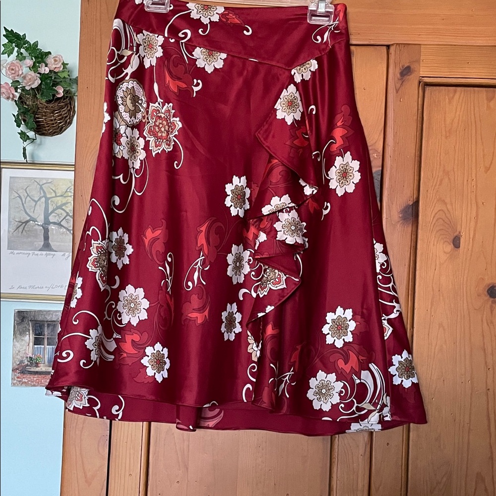 Ann Taylor Red Floral Skirt - Picture 9 of 9